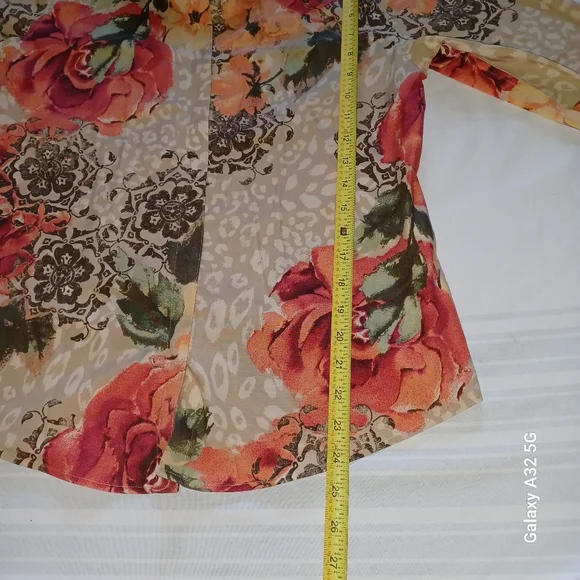 Chico's Women Shirt Size 0 Beige Floral Button Down Shirt - Picture 14 of 15